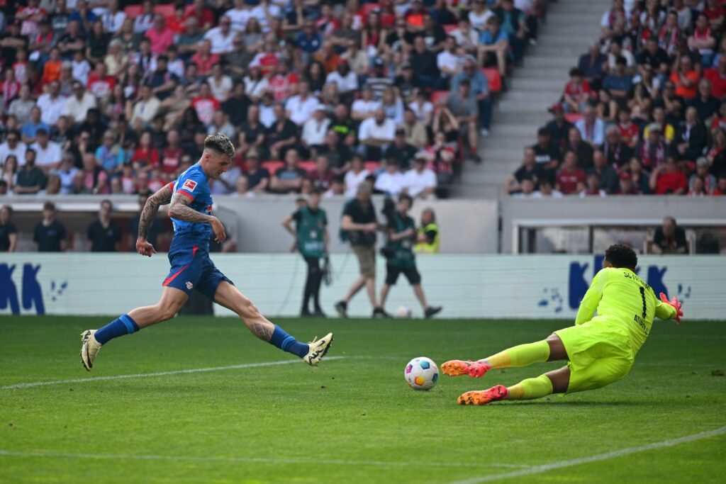 Arsenal favourites over Manchester United for big-name attacker transfer