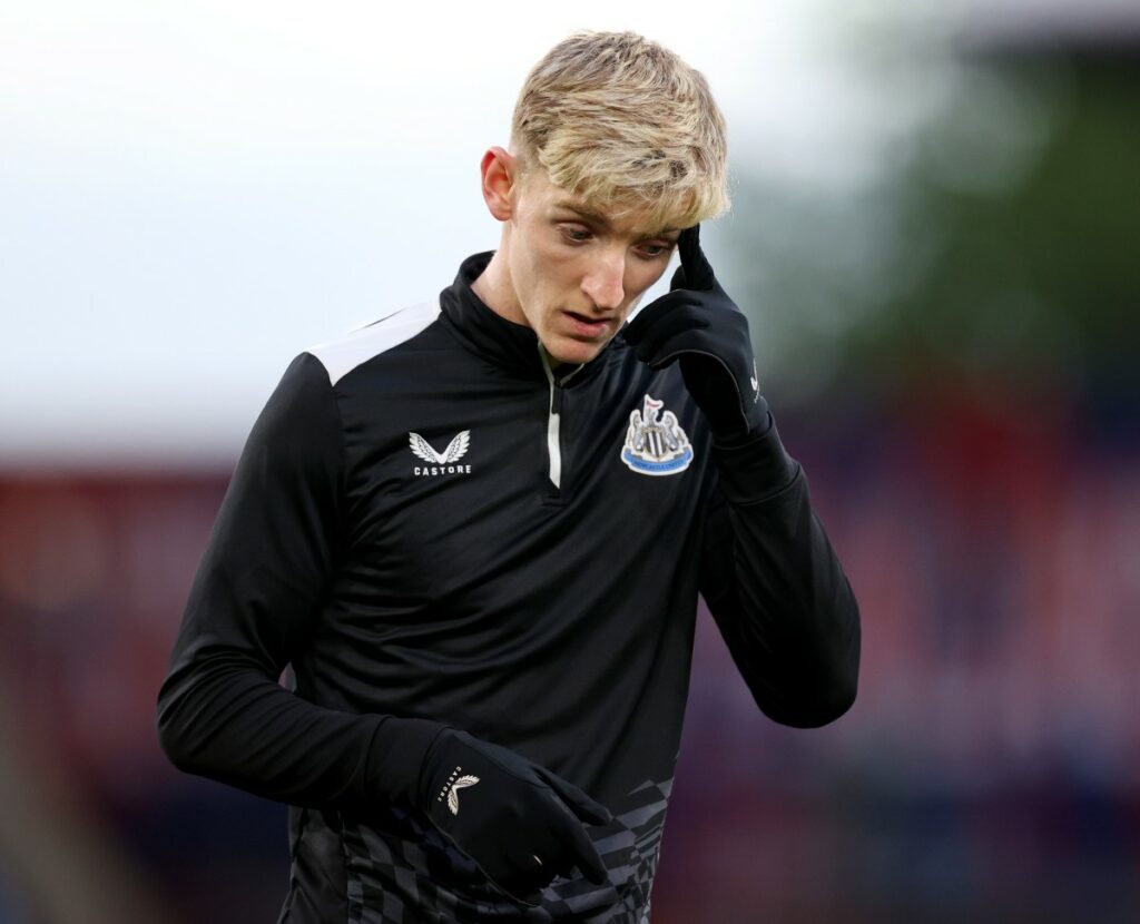 Newcastle hope to progress in contract talks with Anthony Gordon