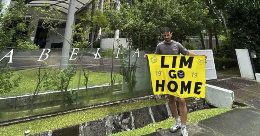 Valencia-supporting couple find themselves out on a Lim(b) in Singapore