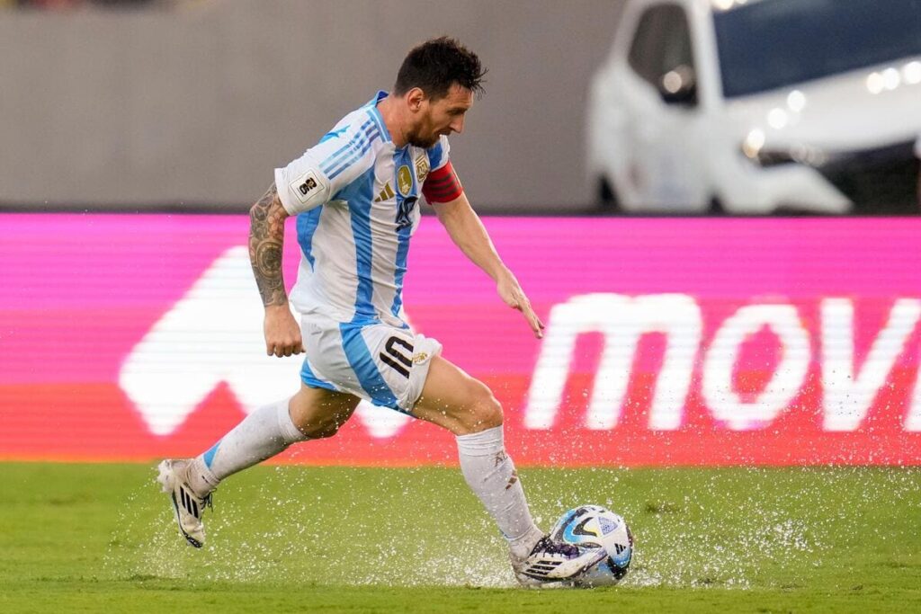 Lionel Messi stars on Argentina return